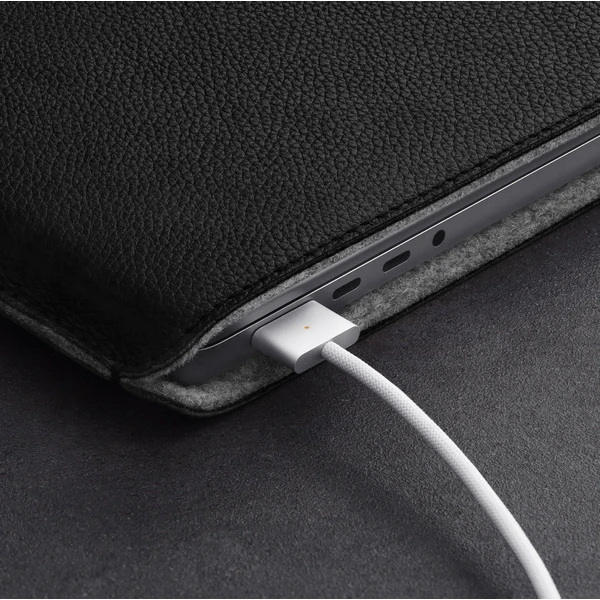 Woolnut kožené Sleeve púzdro pre 16" MacBook Pro čierne - Puzdra - Obrázok J6SR100501