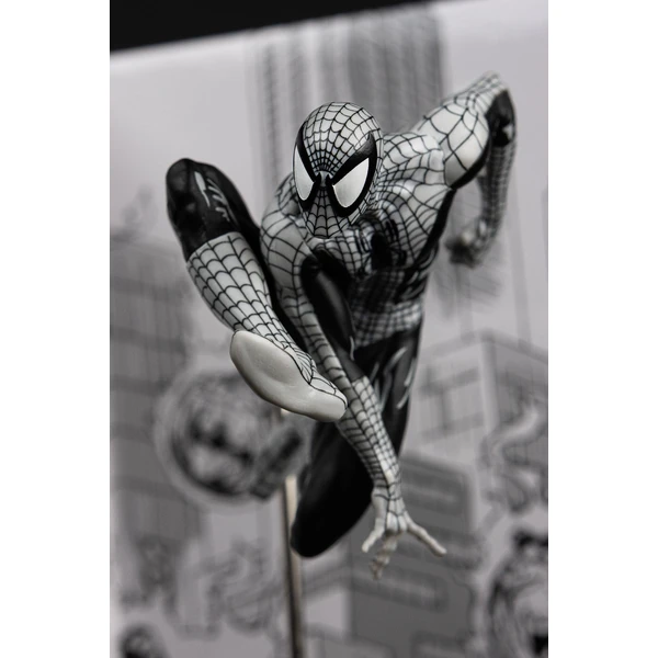Figúrka McFarlane Toys Marvel Collection 1/10 - Spiderman #6 (Line Art) (Gold Label) 10 cm - Figúrky - Obrázok JS3G000K01