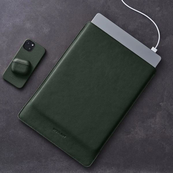 Woolnut kožené Sleeve puzdro pre 16" MacBook Pro tmavo zelené - Puzdra - Obrázok K7SR100501