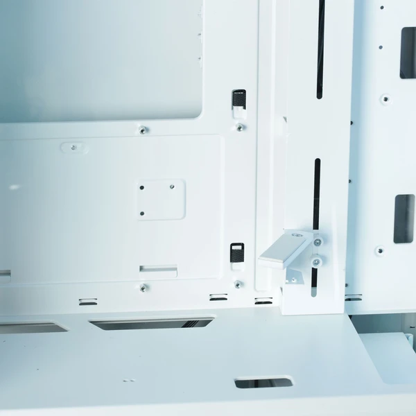 ZALMAN Z9 Iceberg MS biela - Počítačové skrine - Obrázok L7HA000N01