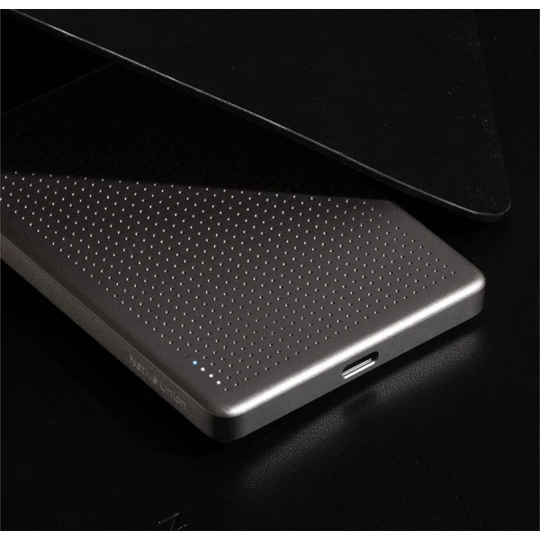 Native Union Active MagSafe powerbanka 5000mAh strieborná - Powerbanky - Obrázok LCDE000O01