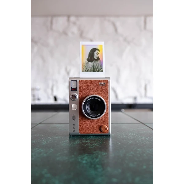 Fujifilm Instax mini EVO hnedý - Fotoaparáty - Obrázok LCJ7000701
