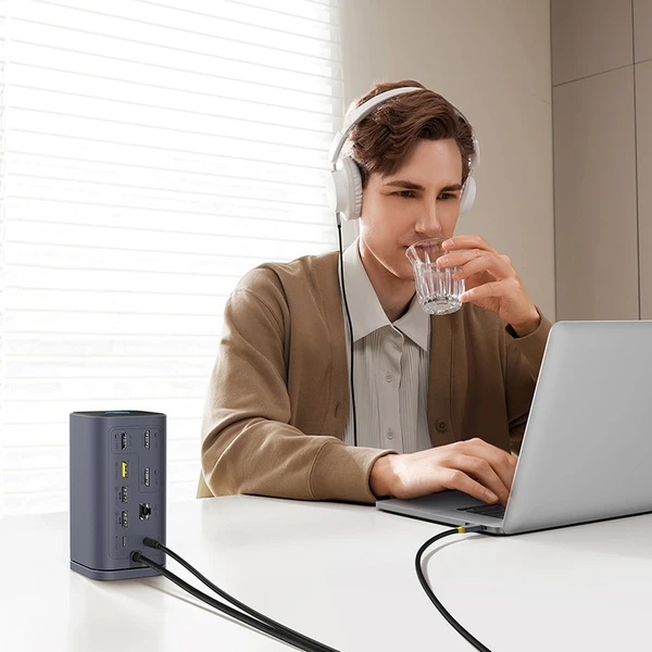 Dokovacia stanica Baseus Spacemate 11v1 (USB-C PD, USB-C, 2x USB-A, 3x HDMI) sivá - Dokovacie stanice - Obrázok O8AE000N01