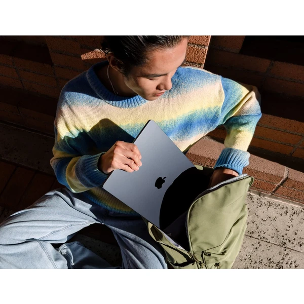 Apple MacBook Air 15,3" (2024) / M3 / 16GB / 512GB / vesmírne šedý - Notebooky - Obrázok P2T2000O01