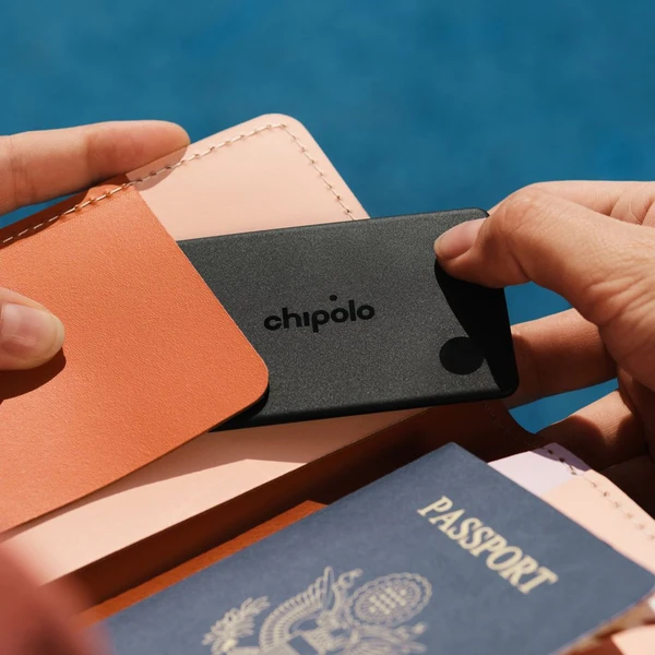 Chipolo CARD Bluetooth lokátor čierny - Lokátory - Obrázok R3DJ000K01