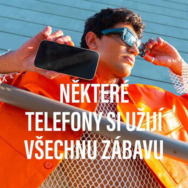 PanzerGlass® Ultra-Wide Fit sklo Apple iPhone 17/16 Pro s inštalačným rámčekom - Ochranné fólie a sklo - Obrázok R5KH000K01