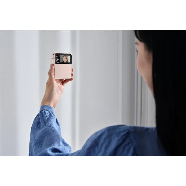 Samsung Galaxy Z Flip4 8GB/128GB zlatý (Kategória C) - Mobilné telefóny - Obrázok RJ43700301