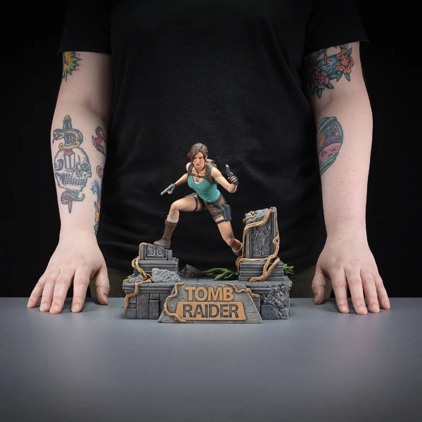 Soška Dark Horse Tomb Raider - Lara Croft 24 cm - Sochy a sošky - Obrázok SBBC000K01