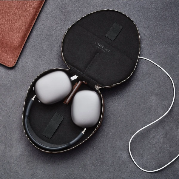 Woolnut Leather kožené puzdro pre AirPods Max hnedé - Puzdra - Obrázok T2KR100501