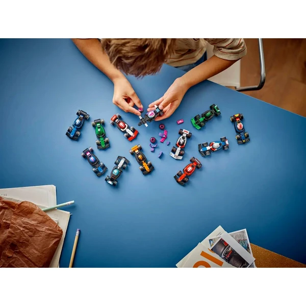 71049 Minifigúrky F1® - LEGO - Obrázok T2MG000N01
