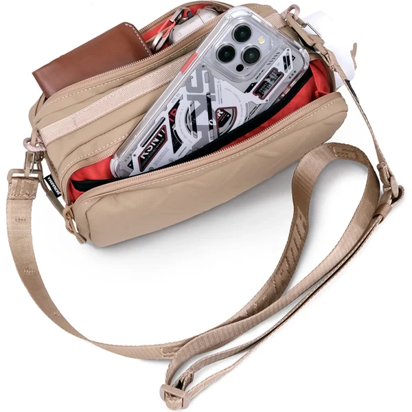 SKINARMA Bottle Sacoche Bag Juno crossbody taška béžová - Popruhy a crossbody - Obrázok T7H9000J01