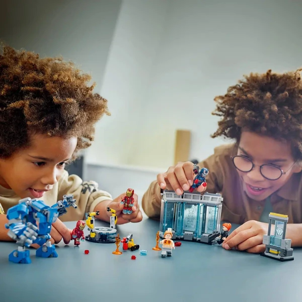 LEGO Marvel 76315 Iron Man a jeho laboratórium: Sieň brnenia - LEGO - Obrázok U77G000N01