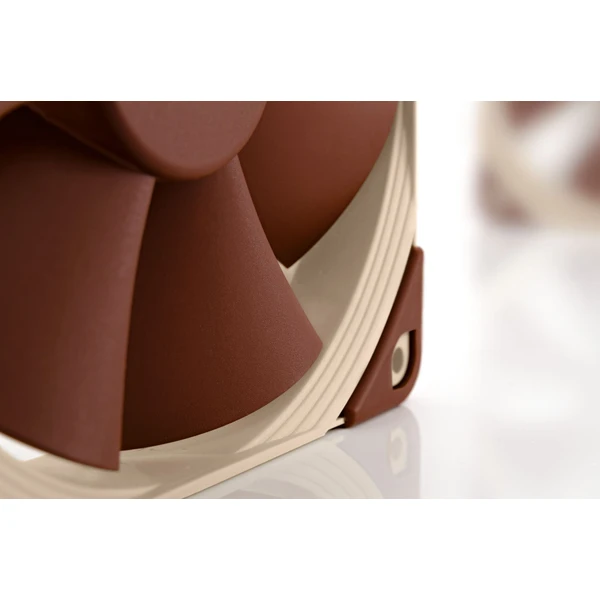 NOCTUA ventilátor NF-F12 5V, 120x120cm - Ventilátory pre PC - Obrázok W1O4000L01