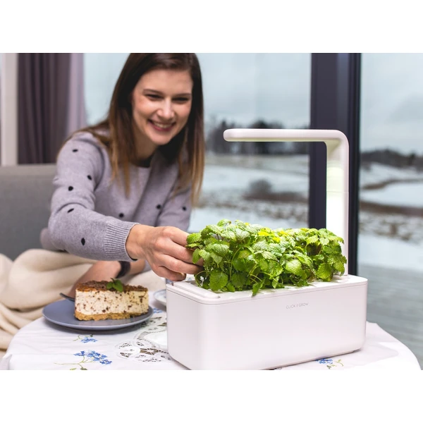Click and Grow Smart Garden 3 šikovný kvetináč + 3ks kapsúl so semienkami bazalky sivý - Kvetináče - Obrázok WMLQ000401