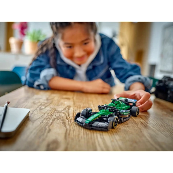 LEGO Speed ??Champions 77245 Závodné auto Aston Martin Aramco F1 AMR24 - LEGO - Obrázok XHSE000J01