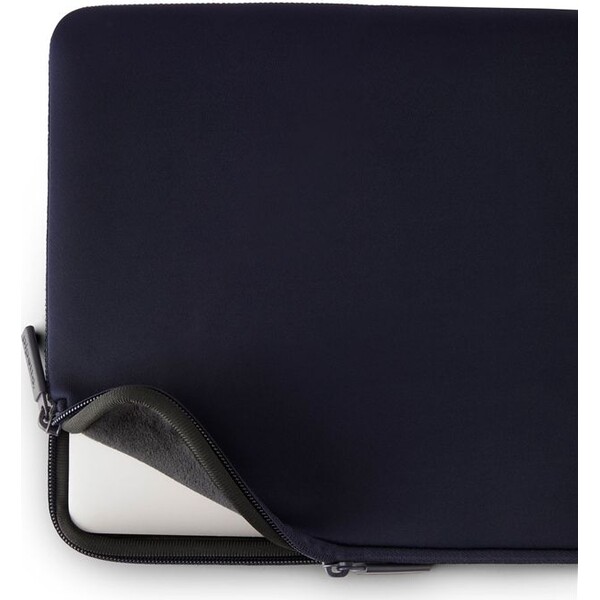 Pipetto Classic Fit Sleeve V2 puzdro pre MacBook 14"/13" tmavomodré - Puzdra - Obrázok a52601c44c2d4604a80c173010aeea3a