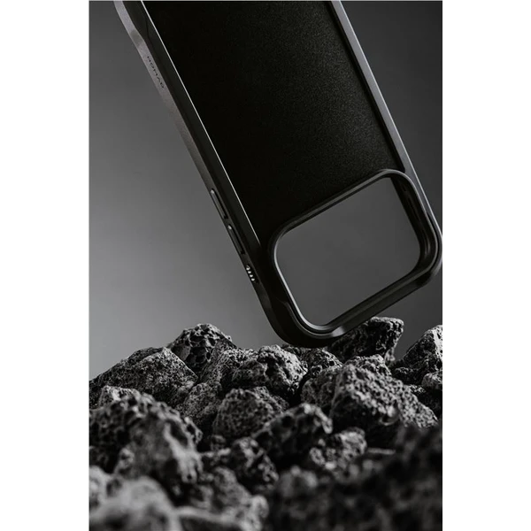 Nomad Rugged Leather Case (Horween) MagSafe kožený kryt iPhone 17 Pro Max Black - Puzdra - Obrázok b273f1c92baa4d3eb612826192087461