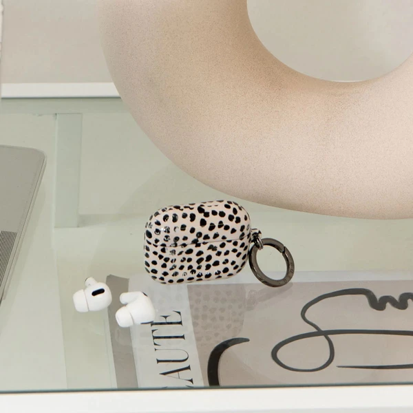 Burga puzdro pre AirPods 4 Almond Latte - Puzdra - Obrázok b2f64b05d49f4b04a0efb3f4d6911ef1