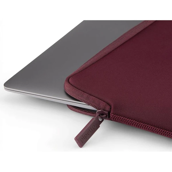 Pipetto Classic Fit Sleeve puzdro pre MacBook 14"/13" burgundy - Puzdra - Obrázok b7eb75c1078c4937a6517cfab49abd4f