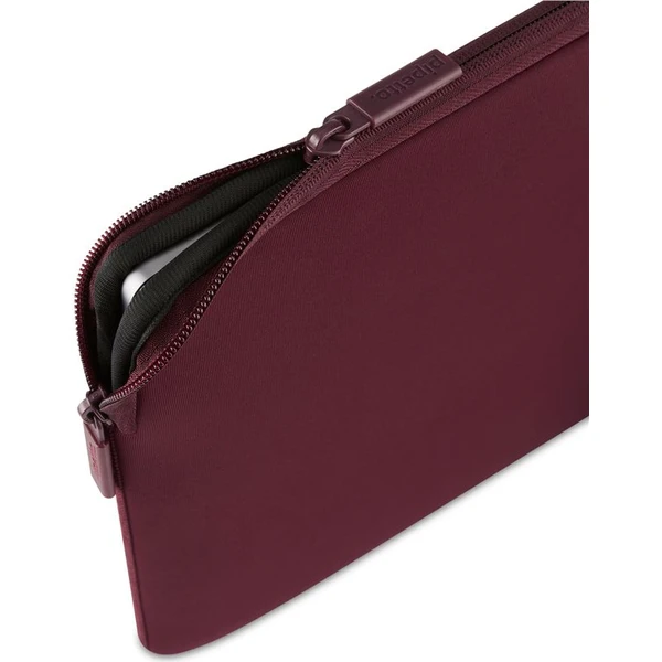 Pipetto Classic Fit Sleeve puzdro pre MacBook 14"/13" burgundy - Puzdra - Obrázok bbfe3579d5524c2ca2875a87ce035a24