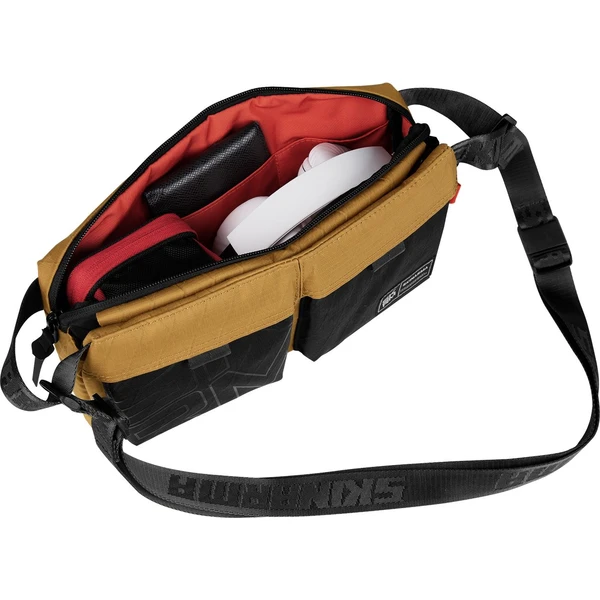 SKINARMA Jager Crossbody taška Brown - Popruhy a crossbody - Obrázok bcb85cd9b2e24fd0a71bf3848b098b02
