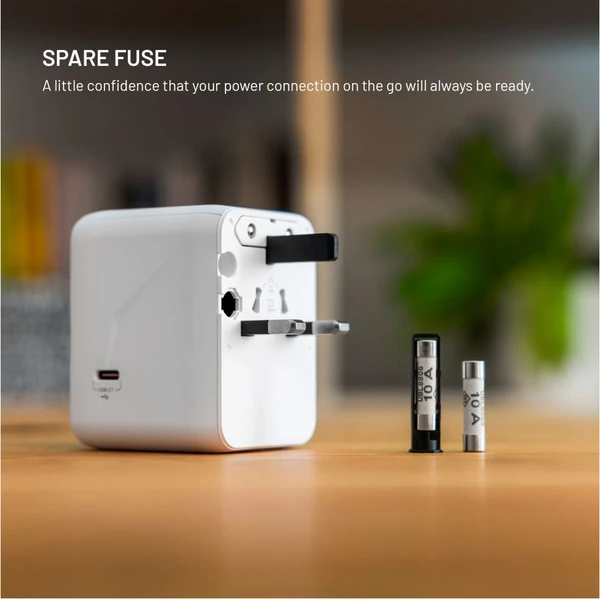 FIXED Voyager (70W) cestovný adaptér pre EU/UK/USA/AUS, 3xUSB-C a 2xUSB, GaN, PD biely - Nabíjačky - Obrázok bfa4c1d28bff42359ca969e69e96716d