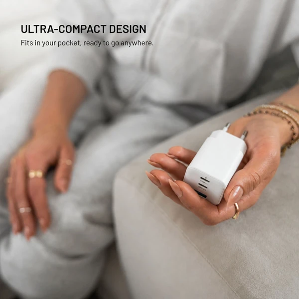 FIXED Mini GaN nabíječka s 2x USB-C a USB-A, PD, 100W, bílá - Nabíjačky - Obrázok c6c3ec5cd2de472da4461c9cfaaed43c