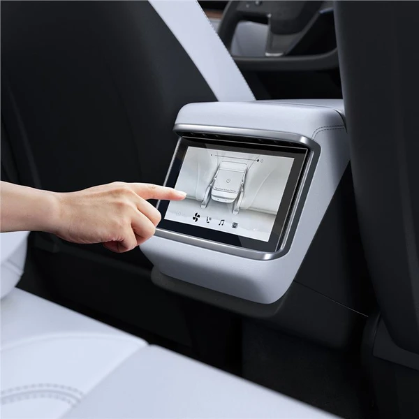 Spigen Glass.tR Slim tvrdené sklo Tesla Model X (2022)/S (2021) 8" číre - Ochranné fólie a sklo - Obrázok cbce84c4bbe246e89e2fc009b06a0d56