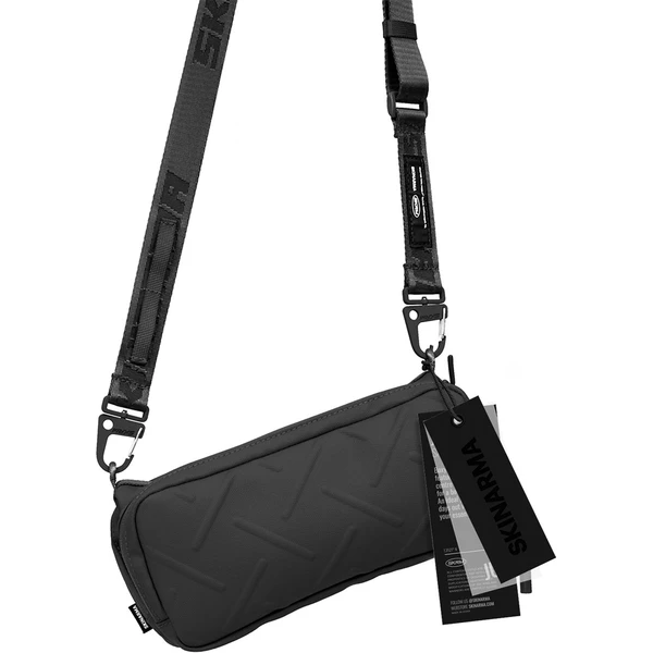 SKINARMA Bottle Sacoche Bag Juno crossbody taška čierna - Popruhy a crossbody - Obrázok ccef247967fa44cb981943c4ca6c1c10