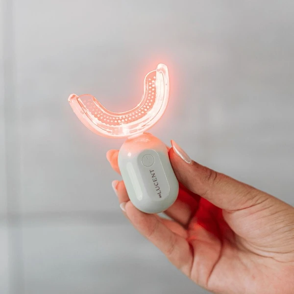 Be Lucent Stellar Gentle Teeth Whitening Kit sada na bielenie zubov mentolová - Sady na bielenie zubov - Obrázok d_626c057a8ea54bef800530adc1e3ec7f