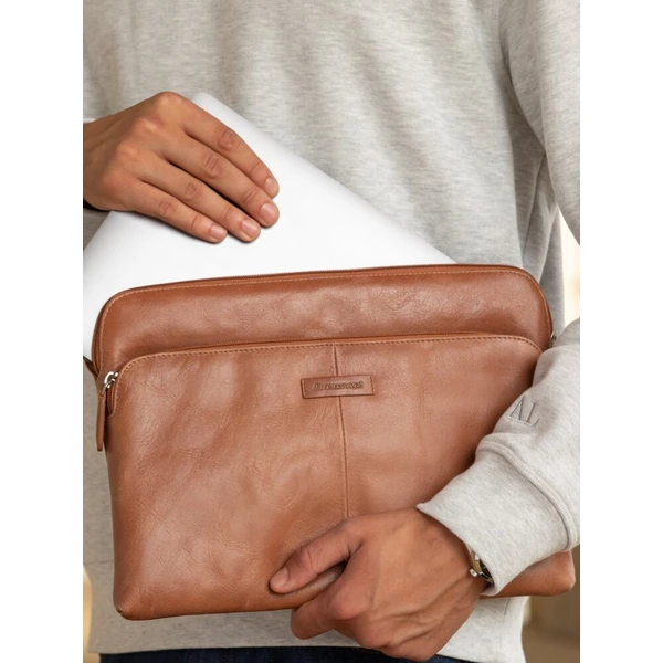 dbramante1928 Skagen Pro+ kožené sleeve pouzdro pro 13" MacBook hnědé - Puzdra - Obrázok d_6fc126af5a51447e8cca2bf81675b999