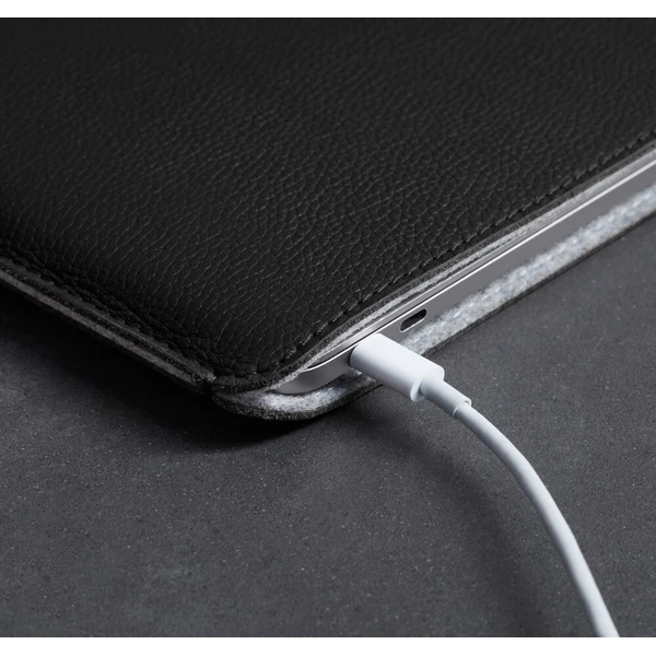 Woolnut Leather Sleeve kožené pouzdro MacBook Neo černé - Puzdra - Obrázok d_9dbb9212df644241b172b878bbc01b73