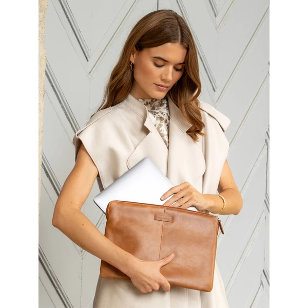 dbramante1928 Skagen Pro kožené sleeve pouzdro pro 13" MacBook hnědé - Puzdra - Obrázok d_ac542b40e67a43f79c1e42e7b7a38048