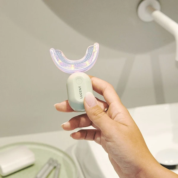 Be Lucent Stellar Gentle Teeth Whitening Kit sada na bielenie zubov mentolová - Sady na bielenie zubov - Obrázok d_fd4ba268954048d0a2120d75a1427313