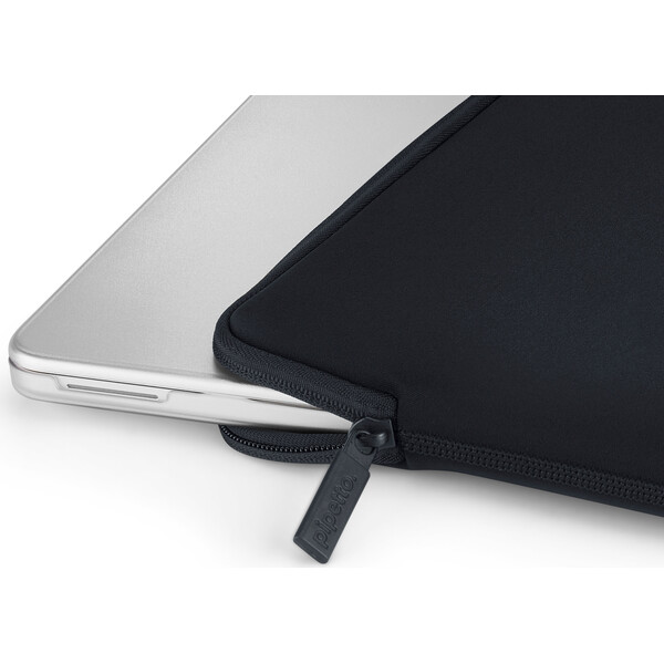 Pipetto Classic Fit Sleeve puzdro pre MacBook Neo 13 čierne - Puzdra - Obrázok e3fe3d61ae98402c87e8857ba298175e
