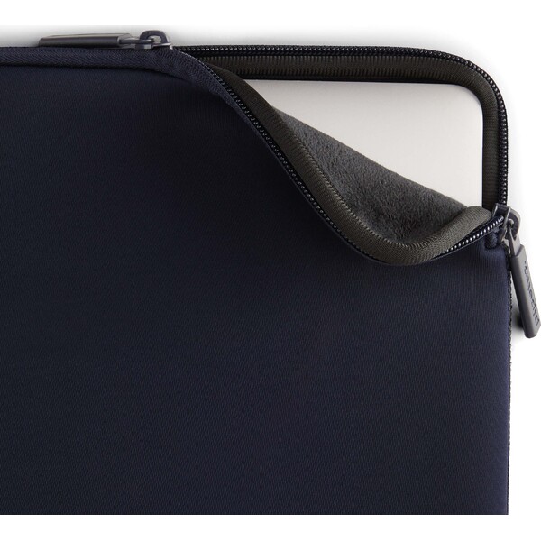 Pipetto Classic Fit Sleeve púzdro pre MacBook Neo 13 tmavomodré - Puzdra - Obrázok e6452d161c0f4378be9b34c6203b87a6