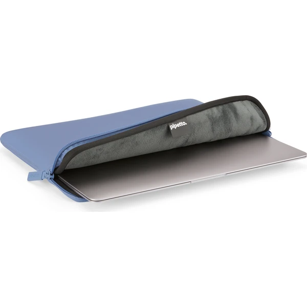 Pipetto Classic Fit Sleeve púzdro pre MacBook Neo 13 fialové - Puzdra - Obrázok eac23620504948de9006e8701c114f5e