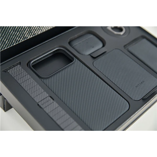 Pitaka Gift Box prémiový darčekový balíček pre iPhone 17 Pro Classic Black Collection - Puzdra - Obrázok f0d39c49f53d45c4a9d4c4af7ccd1295