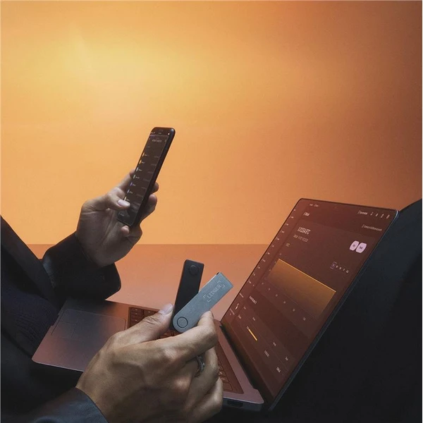Ledger Nano X krypto peňaženka (iOS/Android/Windows/MacOS/Ubuntu) fialová - Krypto peňaženky - Obrázok f98df8cfcecc48ffb78cf2db68cc4818